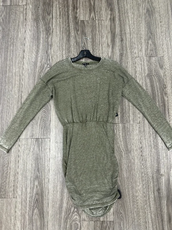 Bonus Savings Dress Casual Midi By Express O In Green, Size: Xs