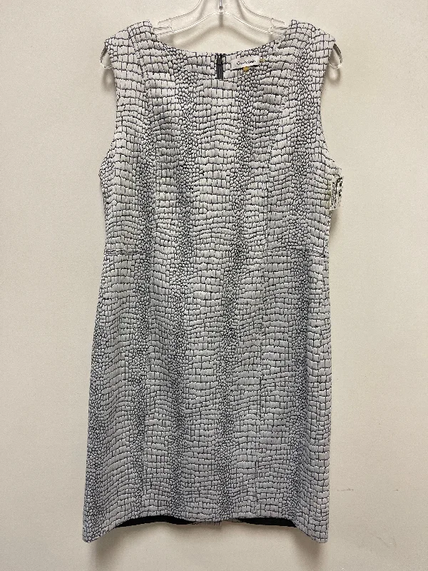 Exclusive Preview Dress Casual Short By Calvin Klein In Grey, Size: 1x