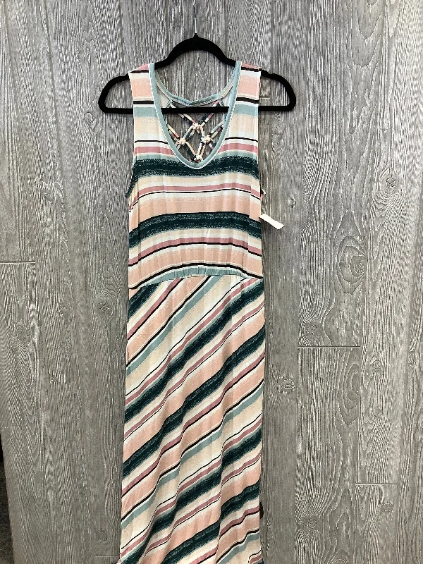 Take Advantage Dress Casual Maxi By Maurices In Multi-colored, Size: M