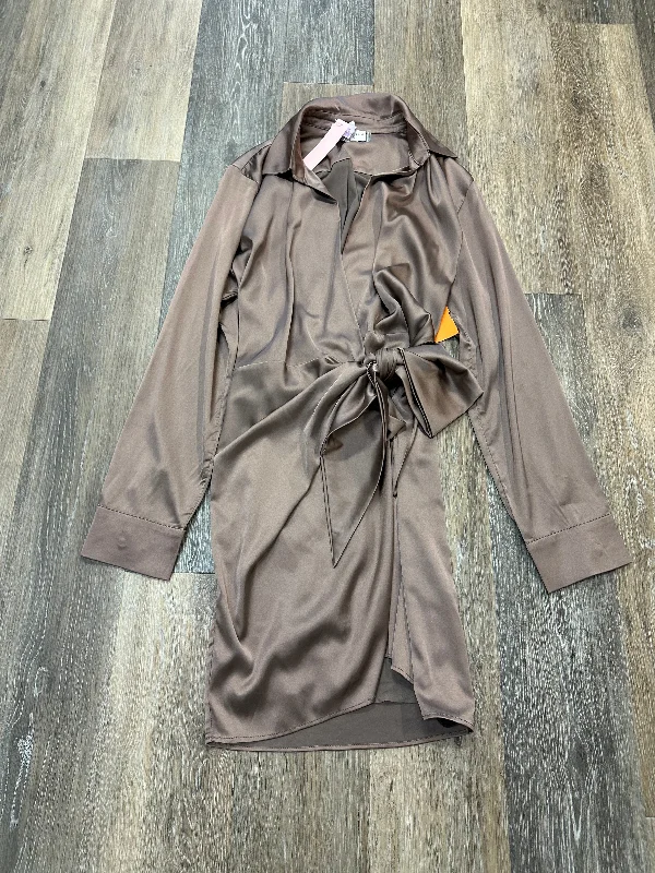 Can't Be Beat Dress Casual Short By Dress Forum In Grey, Size: S