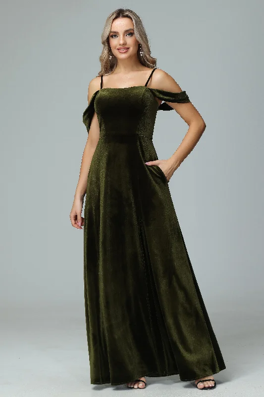 Deal Mania Off the Shoulder Straps Velvet Bridesmaid Dresses with Pockets