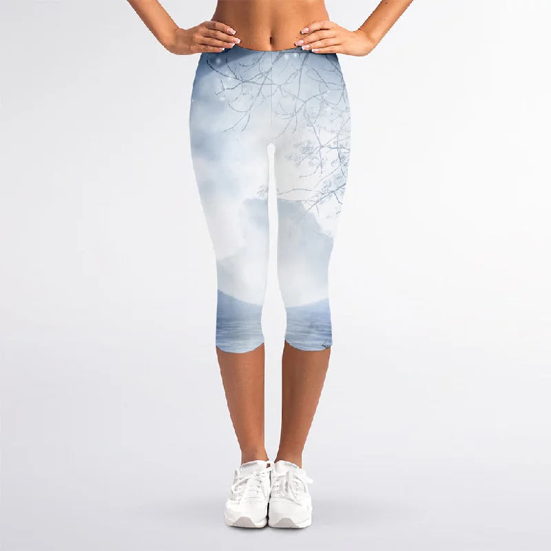 Epic Deals Halloween Moonlight Print Women's Capri Leggings