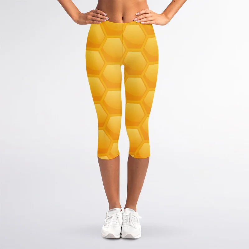 Limited Availability Honeycomb Pattern Print Women's Capri Leggings