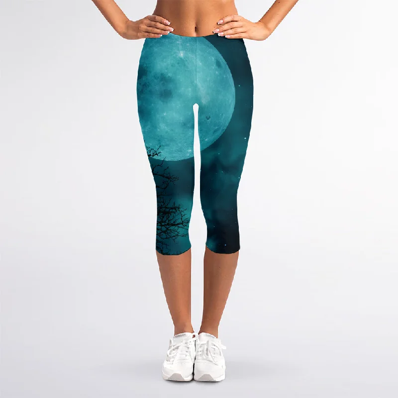 Reduced Prices Night Sky And Full Moon Print Women's Capri Leggings