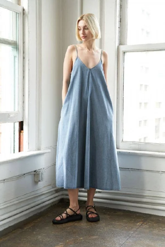 Weekend Deal Amber washed denim midi dress